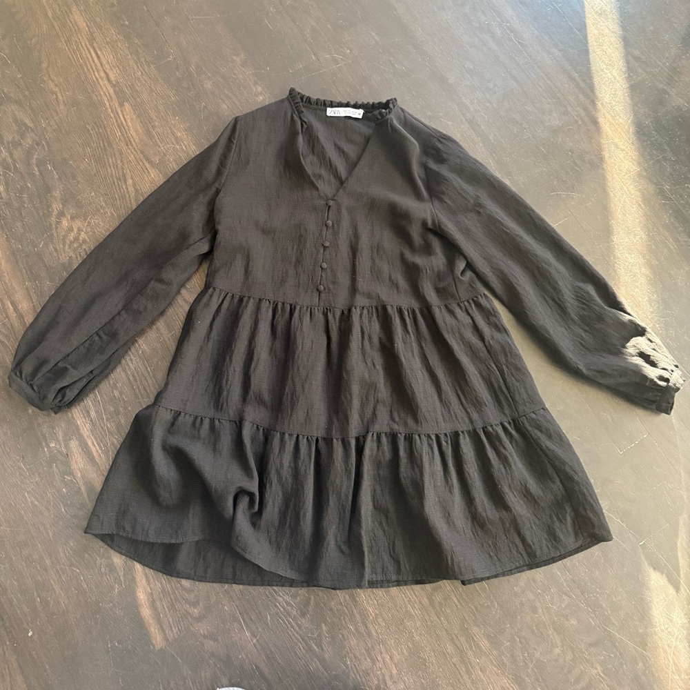 Excellent condition Zara Black Textured Ruffle-Edge Blouse